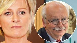 Последние твиты от davant sophie (@sodavant). Sophie Davant Le Declic Qu Elle A Eu En Rencontrant Son Ex Compagnon Erik Orsenna Voici