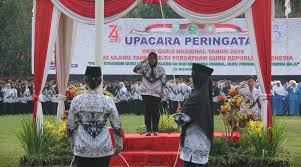 Hari spesial untuk guru ini bertepatan dengan hari pgri yaitu persatuan guru republik indonesia. Peringatan Hari Guru Nasional 399 Buku Diluncurkan Kabupaten Purbalingga
