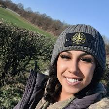 Illy's DogWalks&Digs