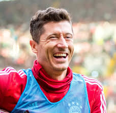 Przez ostatnie pięćdziesiąt lat miano „mistrza miał gerd mueller, który zdobył aż czterdzieści trafień. Robert Lewandowski Wyrownal Legendarny Rekord Gerda Muellera Historyczny Wyczyn Polaka Polskie Radio Lublin