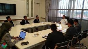 Ikuti sidang media oleh menteri besar kedah, muhammad sanusi md nor mengenai prosedur operasi standard (sop) berkaitan. Lawatan Kunjungan Hormat Pengarah Jabatan Alam Sekitar Negeri Johor Ke Pejabat Menteri Besar Johor Enviro Museum