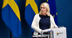 Lena hallengren (born 1973) is a swedish social democratic politician who since 8 march 2018 serves as minister for children, the elderly and gender equality in the löfven cabinet.1. 8 Sidor Kommunerna Vill Inte Ge Hemtjanst