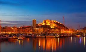 Alicante la plage 2020 alicante a une grande quantité de plages #espagne #algerie #maroc #france. Blick Auf Hafen Mit Yachten In Der Nacht Alicante Spanien Lizenzfreie Fotos Bilder Und Stock Fotografie Image 41482490