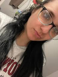 What colors of bronzer and blush to use for a natural look?