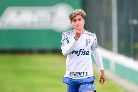 Gremio currently sits at #19 in the serie a, winning 1 games. Enquete A Venda De Artur Ao Rb Bragantino Foi Um Bom Negocio Para O Palmeiras