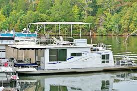 Horizon yachts has been putting pride and workmanship into each houseboat it builds since their first custom build in 1997. Houseboats For Sale In Tennessee Boat Trader