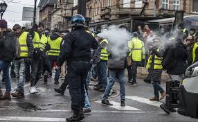 L'impact du mouvement de protestation des gilets jaunes, a été important sur les hypermarchés et supermarchés avec une baisse d'un tiers des ventes samedi 17…. Gilets Jaunes A Strasbourg Retour Sur La Manifestation De Samedi