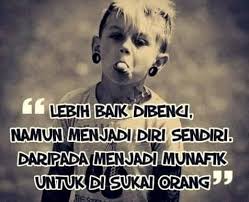 Ane percaya sahabat bisa menjadi penghianat ada beberapa cerita soalnya, dulu bersahat lalu gara2 duit/pacar/iri kalo ane sih percaya sama kata kata, musuh terbesarmu selain dirimu sendiri adalah sahabatmu karena dia. Kata Kata Buat Teman Pengkhianat Photos Facebook