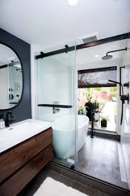 Wandregale und sideboards im japanischen stil scheinen zu schweben und zaubern ein meditatives flair in ihr badezimmer. 75 Badezimmer Mit Japanischer Badewanne Ideen Bilder Juli 2021 Houzz De
