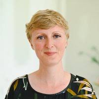 The French Cosmetics Industry, from the ingredients to the consumer