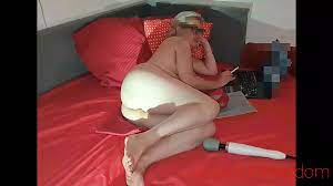 Wife masturbates while watching lesbian porn 