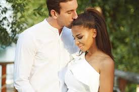 Lőrinc mészáros has become the most powerful business oligarch in hungary since the dramatic rift between prime minister viktor orbán and lajos simicska in 2015 (see the fury of an oligarch scorned). Nagy Bejelentest Tett A Szombathelyi Szarmazasu Tucsi Es Parja Ugytudjuk Hu