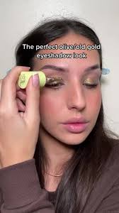 The Perfect Olive/Old Gold Eyeshadow Look