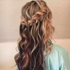 Find all types of braided hairstyles with tutorials from french, box, black, or side braids to braid styles for kids that are easy and make you look gorgeous. 50 Half Up Half Down Hairstyles You Ll Totally Love Hair Motive Hair Motive
