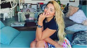 كل واحد عاوز يركب التريند بعد 27 عاما. Ù…ÙŠ Ø­Ù„Ù…ÙŠ ØªØ±Ø¯ Ø¹Ù„Ù‰ Ø­Ù‚ÙŠÙ‚Ø© Ø¯Ø®ÙˆÙ„Ù‡Ø§ Ø¨Ù‚ØµØ© Ø­Ø¨ Ø¬Ø¯ÙŠØ¯Ø© Ø¨Ø¹Ø¯ Ø§Ù†ÙØµØ§Ù„Ù‡Ø§ Ø¹Ù† Ù…Ø­Ù…Ø¯ Ø±Ø´Ø§Ø¯