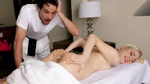 Aliitwa kwa nyumba na kumtongoza masseur aliyejipanga vizuri na punda wake  aliyembana