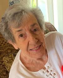 Tammy Maxfield's Instagram, Twitter & Facebook