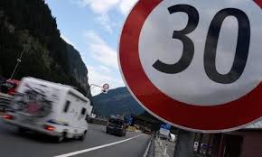 Auf der a9 pyhrn autobahn stehen am standort bei km 229.136 bei der anschlussstelle spielfeld derzeit 2 webcams zur verfügung. Adac Tiroler Fahrverbote Ein Unding Panorama Nachrichten Mittelbayerische