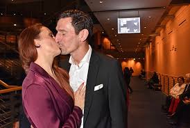 Vielleicht gehörst du auch zu den frauen, denen in der adventszeit alles zu viel wird? Premiere Sinatra Musical That S Life Mit Dieter Hallervorden Caroline