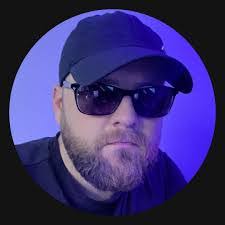 Tracy Gulliksen's Instagram, Twitter & Facebook