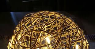 Diy Peddigrohr Kugel Mit Led Lichterkette In 2020 Led Lichterkette Lichterkette Kaufen Lichterkette