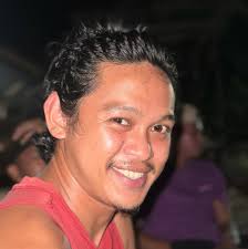 Vince (Joshua Garcia) sets aside his secret feelings for Kath (Julia  Barretto) to help his cousin James (Ronnie Alonte) win her over. But the  more time Vince spends with Kath, the deeper