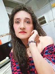 El que con lobos anda aullar aprende