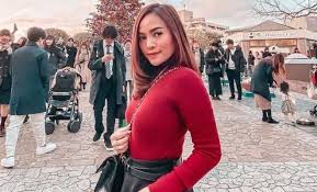Biodata Profil Dan Fakta Rachel Goddard Selebriti Wanita Cantik Pejuang Portal spawn kananda widyantara di minecraft orang dibalik frost diamond. fakta rachel goddard