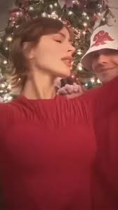 Se está acordando de la MAMI,LA. BABY LA OJOS AZULES MY BABY MIKO