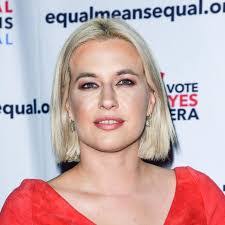 Natalie White's Instagram, Twitter & Facebook