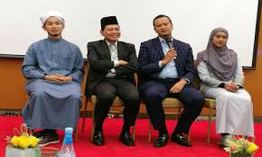 Ustadz nababan kajian ilmiah debat agama, debat islam debat ustadz nababan vs pendeta , pendeta di buat kebingungan! Dulu Abang Acoy Kini Ustaz Syamsul Debat