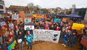 Wir brauchen einen radikalen systemwandel, weg vom kapitalismus. Giessen Hessen Demo Fridays For Future Zieht Durch Giessen Giessen