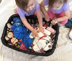 Your toddler can understand what you are saying if you talk to her face to face. Toddler Learning Activities Easy And Fun Educational Games For Toddlers