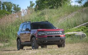 Edmunds also has ford bronco sport pricing, mpg, specs, pictures, safety features, consumer reviews and more. Comparison Ford Bronco Sport 2021 Vs Ford Edge Titanium 2020 Suv Drive