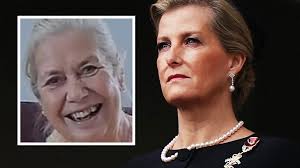 Michael Strahan's Daughter Isabella, 19, Celebrates Finishing Chemo for  Brain Tumor: 'Long Journey but I Made It'