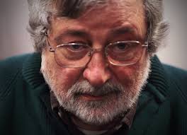 Es uno de los cantautores más importantes de italia. Francesco Guccini Wikipedia