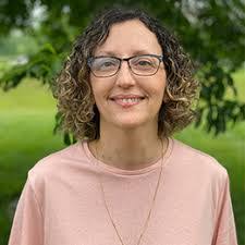 Heidi Hoke's Instagram, Twitter & Facebook