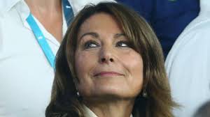Of course kate middleton looks good even in the rain. Wahrend William Und Kate Reisen Sie Hutet George Und Co Promiflash De