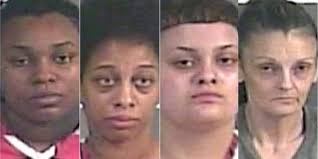 Country music legend Loretta Lynn dies