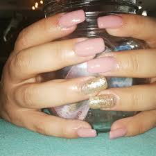 Bonito Gelish Color Rosa Palo Y Un Detalle De Glitter Dorado