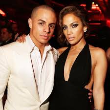 When jennifer lopez was young, she had a much shorter haircut compared to the longer do she sports today. Jennifer Lopez Asked Boy Toy Casper Smart Why Don T You Find A Young Girlfriend