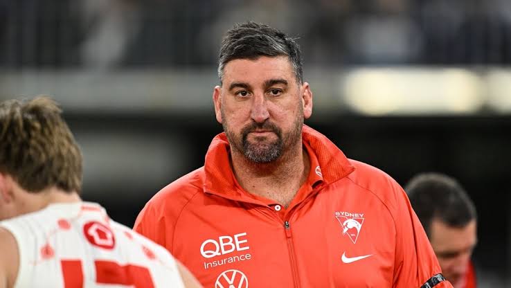 Can't do it for long enough': Sydney Swans coach Dean Cox laments  inconsistency after loss to Fremantle Dockers