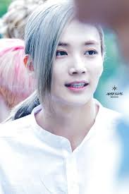 The debut style when seventeen made their debut back in 2015, jeonghan used to have long, long, super long straight hair. 13 Jeonghan Long Hair Ideas Jeonghan Jeonghan Seventeen Seventeen Kpop