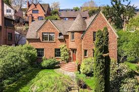 Red brick bungalow is taking a vacation.until the beginning of next year (2015)! 77 Gorgeous Red Brick Houses Photo Ideas Home Stratosphere