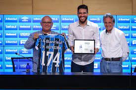 Gremio squad » tables » fixtures & results » under/over stats » handicaps stats » squad » top scorers » goals statistics » goalkeepers; Esportes Apos Encerrar A Carreira Marcelo Oliveira E Anunciado Como Coordenador Tecnico Do Gremio