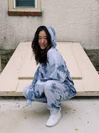 How Not To Tie Dye Your Own Sweatsuit Dress Un Coded In 2020 Sweatsuit Tie Dye Diy Tie Dye