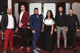 Utilizatorul va fi surprins de elemente. Formatie Muzician Evenimente Xyz