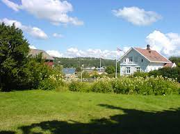 Søndre sandøy has lovely sandy beaches, good cycle paths and a rich plant life (540 different species have been registered). Sondre Sandoy Wikipedia