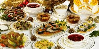 Special annual events include a christmas parade, carol singers and choir concerts. Traditional 12 Dishes Eaten By Poles Every Christmas There Are Pierogies And Red Borscht There Holiday Recipes Polish Recipes Christmas Food