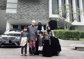 Detail ustaz ebit lew mp3 dapat kamu nikmati dengan cara klik link dibawah dengan mudah tanpa adanya iklan yang mengganggu. Ustaz Ebit Lew Kongsi Tip Rezeki Suami Melimpah Ruah Akui Tinggalkan Cash Dan Kad Bank Buat Bidadari Janganlah Kedekut Pada Isteri Keluarga Viral Mstar